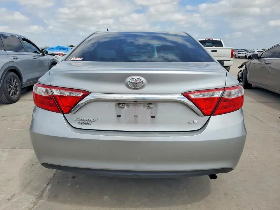 2015 TOYOTA CAMRY LE  