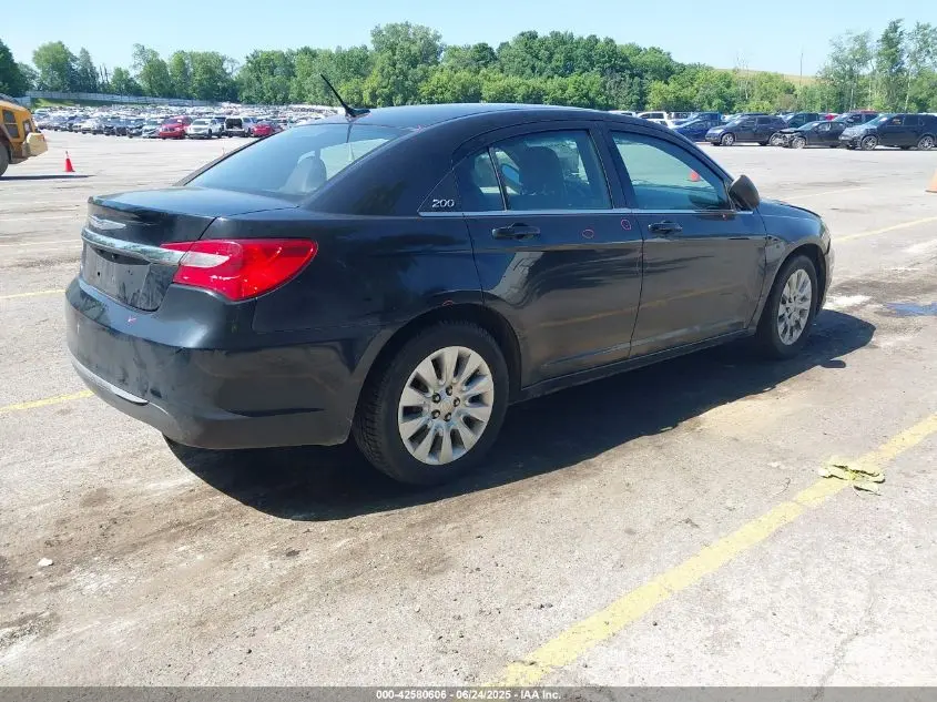 2013 CHRYSLER 200 LX