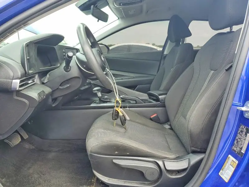 2024 HYUNDAI ELANTRA SE  