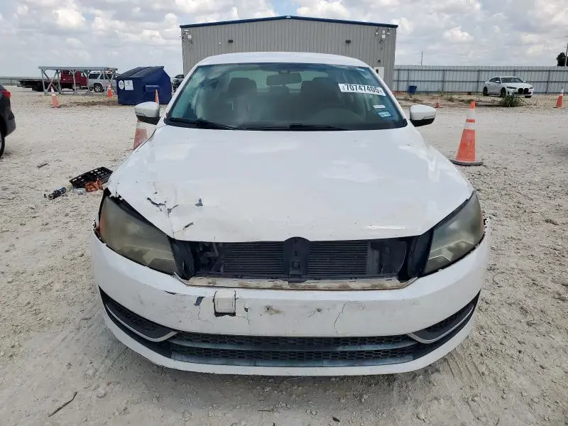 2013 VOLKSWAGEN PASSAT S  