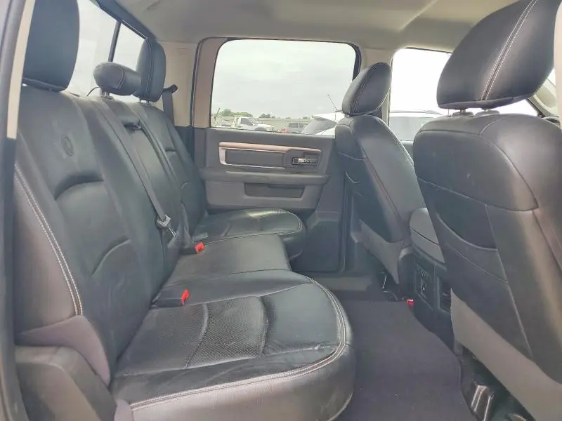 2014 RAM 1500 SLT  