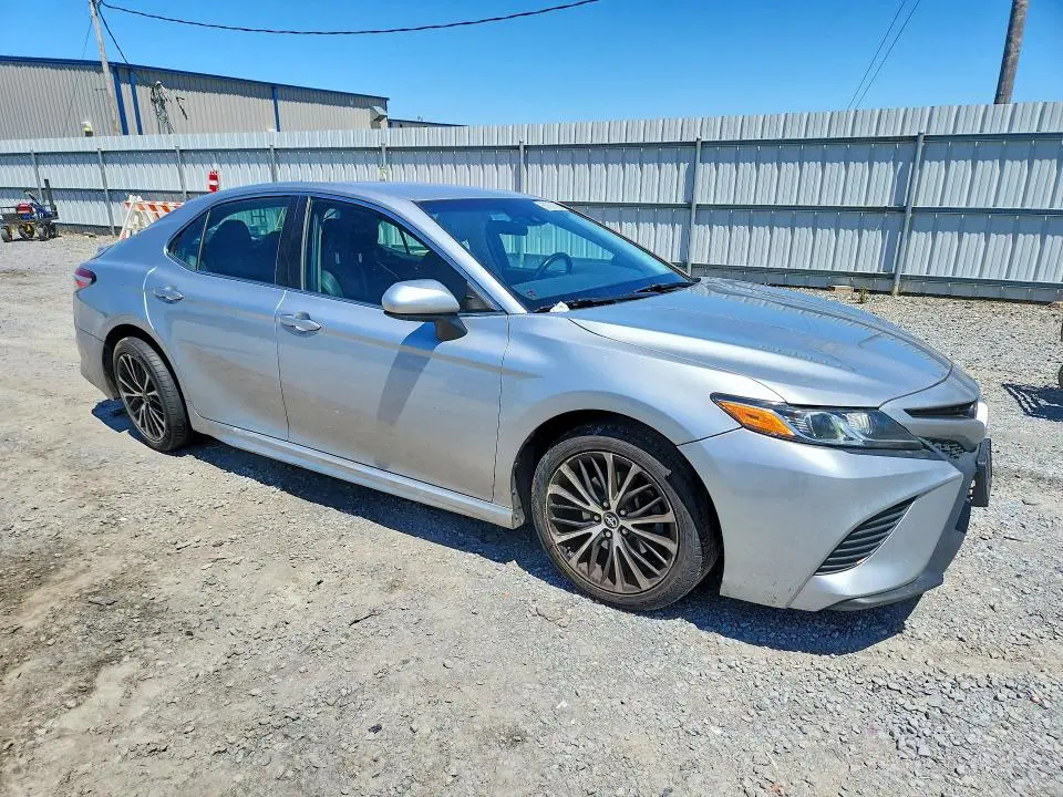 2018 TOYOTA CAMRY SE  