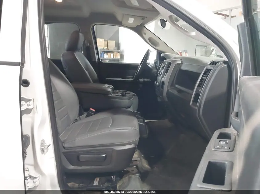 2017 RAM 2500 TRADESMAN  4X2 8' BOX