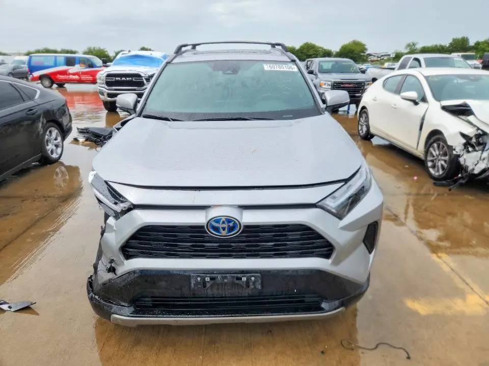 2024 TOYOTA RAV4 SE  