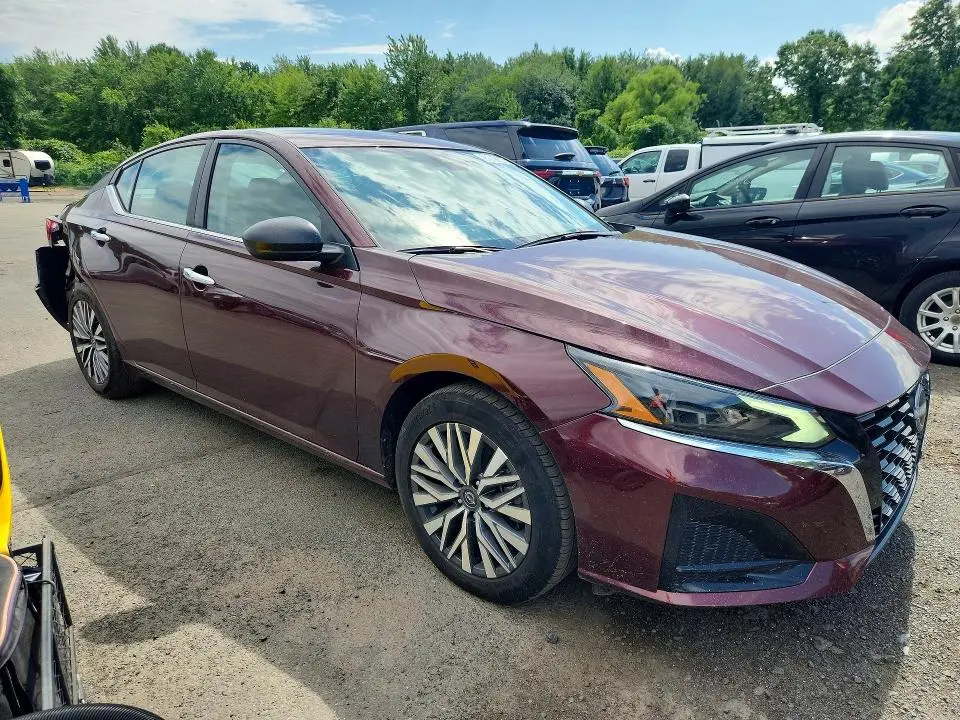 2025 NISSAN ALTIMA SV  