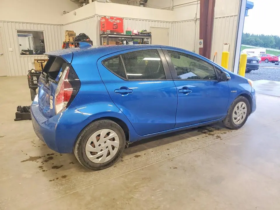 2016 TOYOTA PRIUS C TWO  