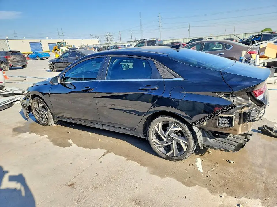 2024 HYUNDAI ELANTRA SEL  