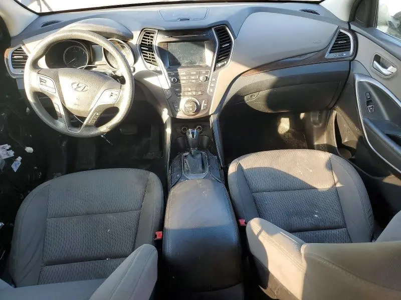2018 HYUNDAI SANTA FE SE  