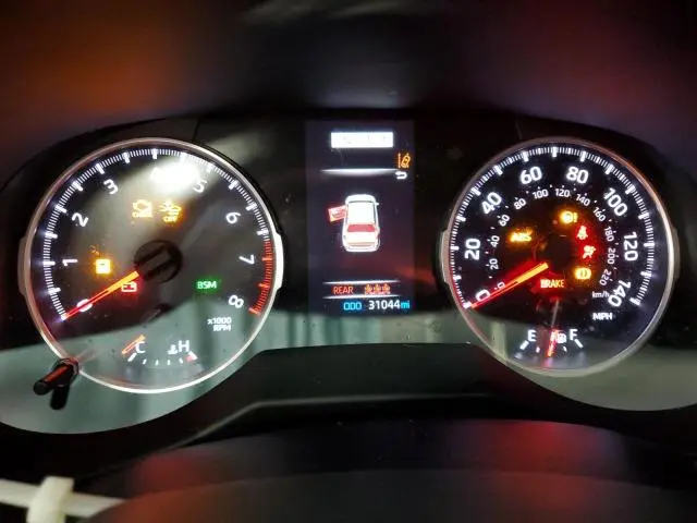 2021 TOYOTA RAV4 XLE  