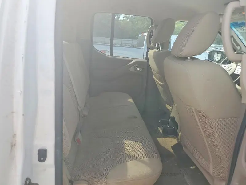 2016 NISSAN FRONTIER SV  