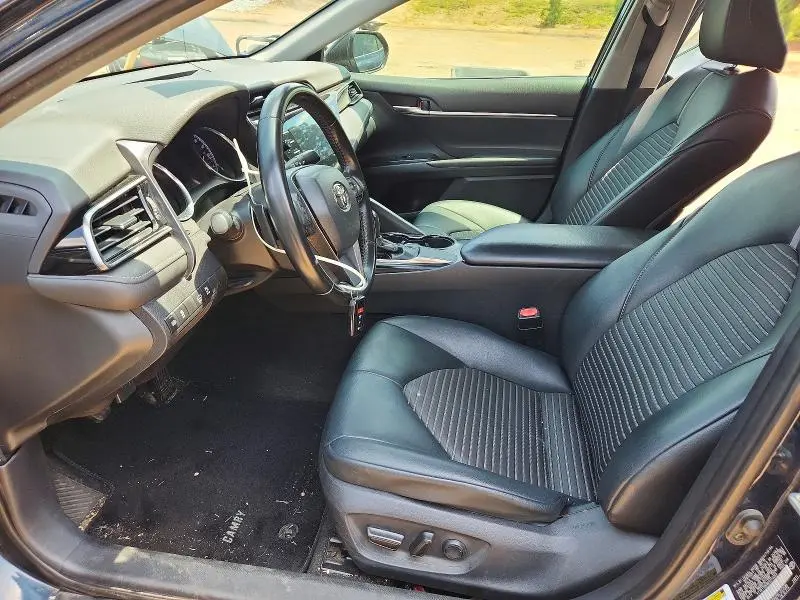 2019 TOYOTA CAMRY SE  