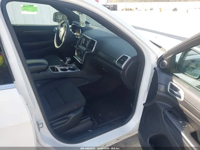 2019 JEEP GRAND CHEROKEE LAREDO 4X2