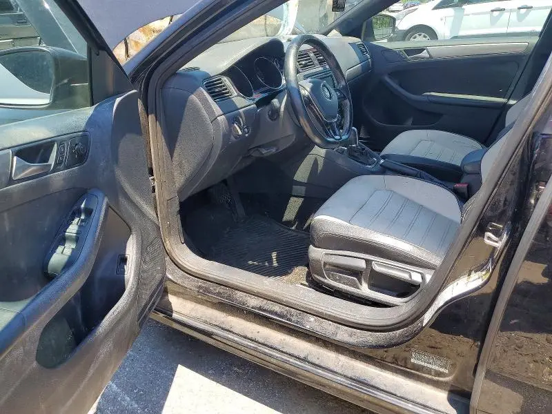 2016 VOLKSWAGEN JETTA SPORT  