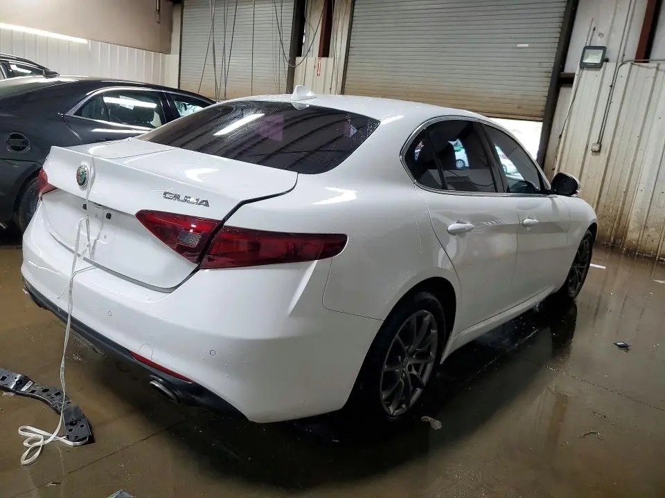 2018 ALFA ROMEO GIULIA Q4  