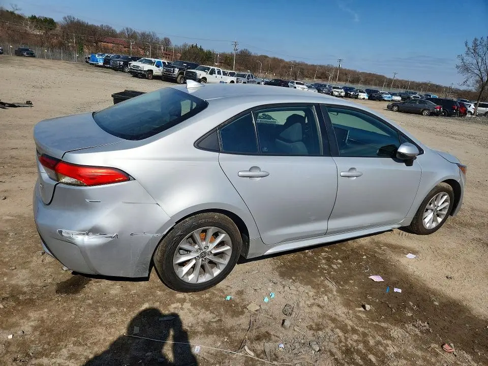 2021 TOYOTA COROLLA LE  