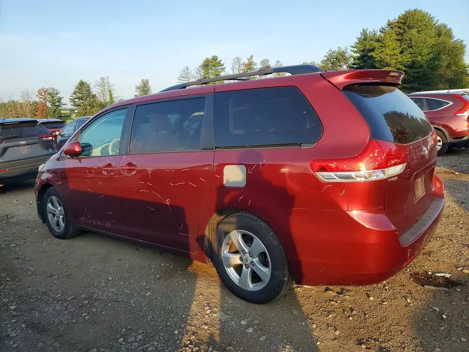 2012 TOYOTA SIENNA LE  