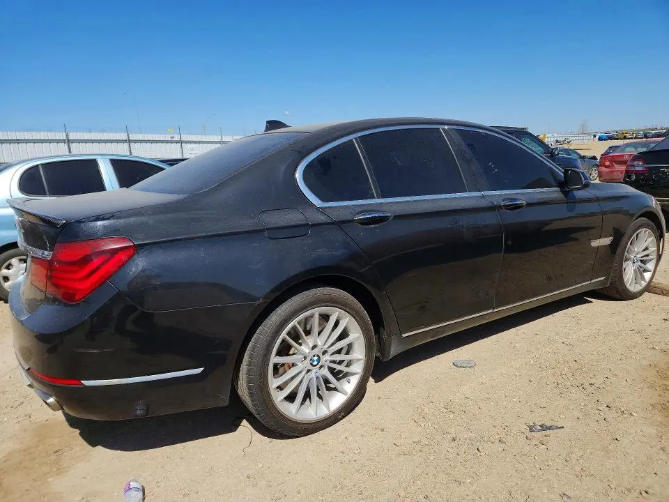 2013 BMW 750 XI  