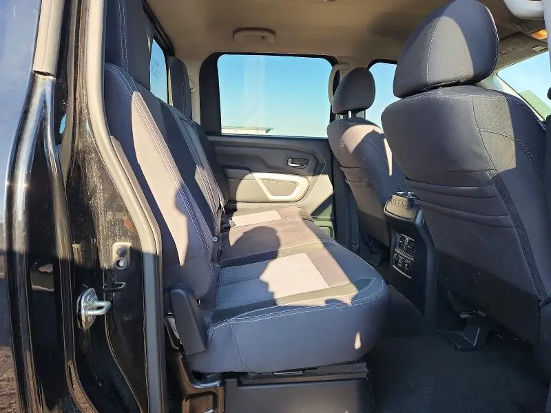 2020 NISSAN TITAN SV  