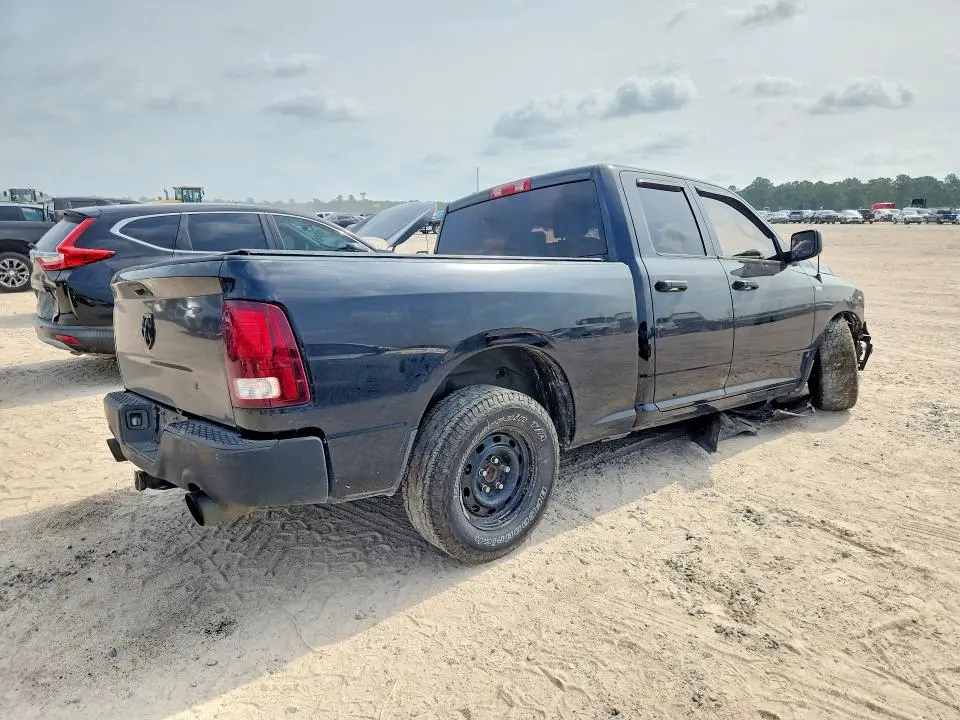 2014 RAM 1500 ST  