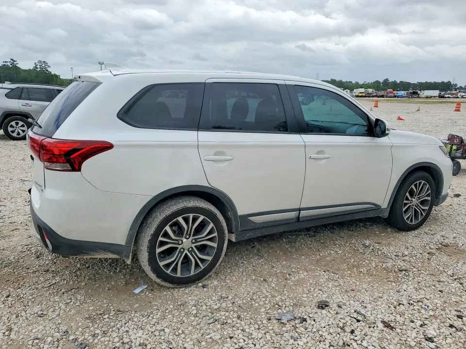 2018 MITSUBISHI OUTLANDER SE  