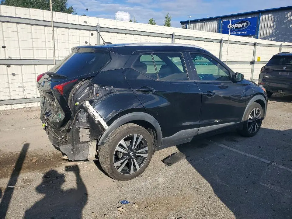 2020 NISSAN KICKS SV  