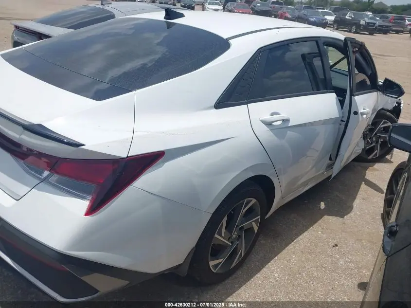 2025 HYUNDAI ELANTRA SEL SPORT