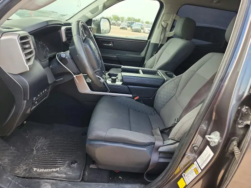 2023 TOYOTA TUNDRA SR5  