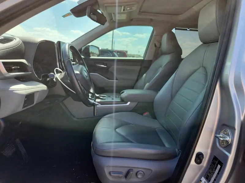 2020 TOYOTA HIGHLANDER HYBRID XLE  