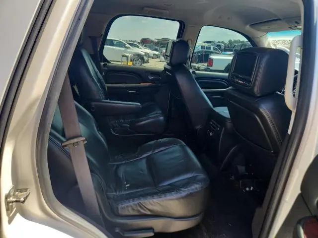 2011 CADILLAC ESCALADE   