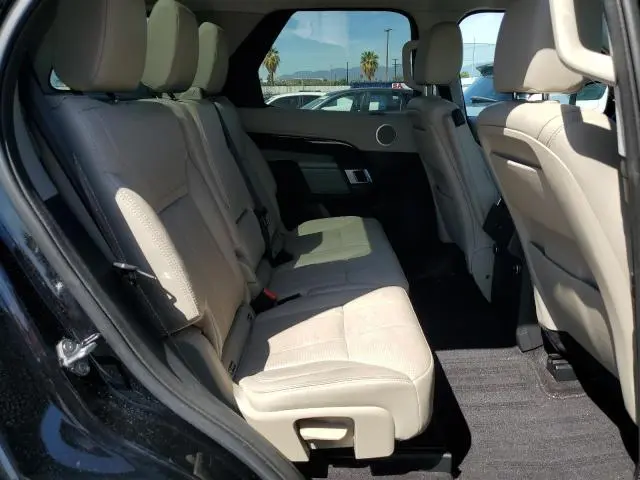 2018 LAND ROVER DISCOVERY SE  