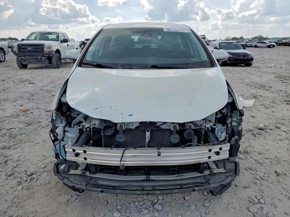 2021 TOYOTA PRIUS XLE  