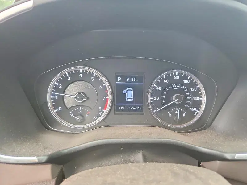 2020 HYUNDAI SANTA FE SE  