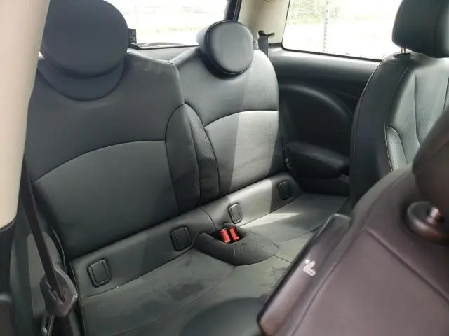 2011 MINI COOPER 
