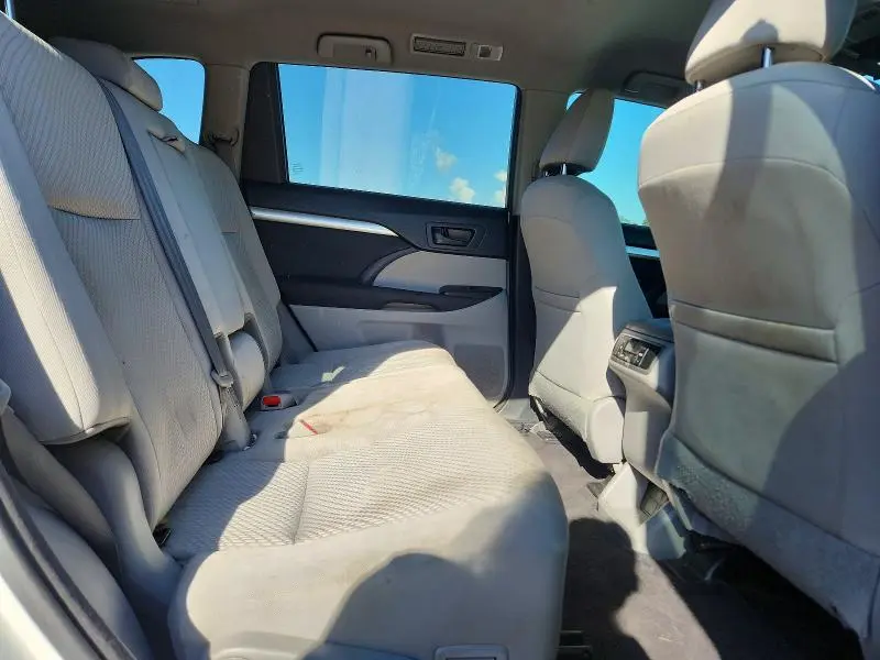 2017 TOYOTA HIGHLANDER LE  