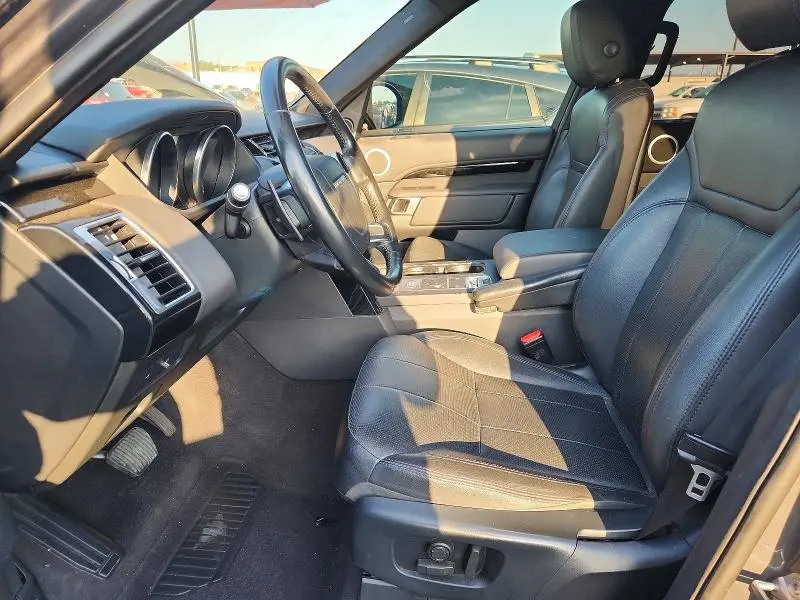 2019 LAND ROVER DISCOVERY SE  