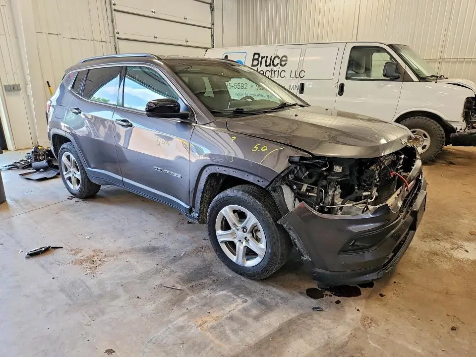 2023 JEEP COMPASS LATITUDE  