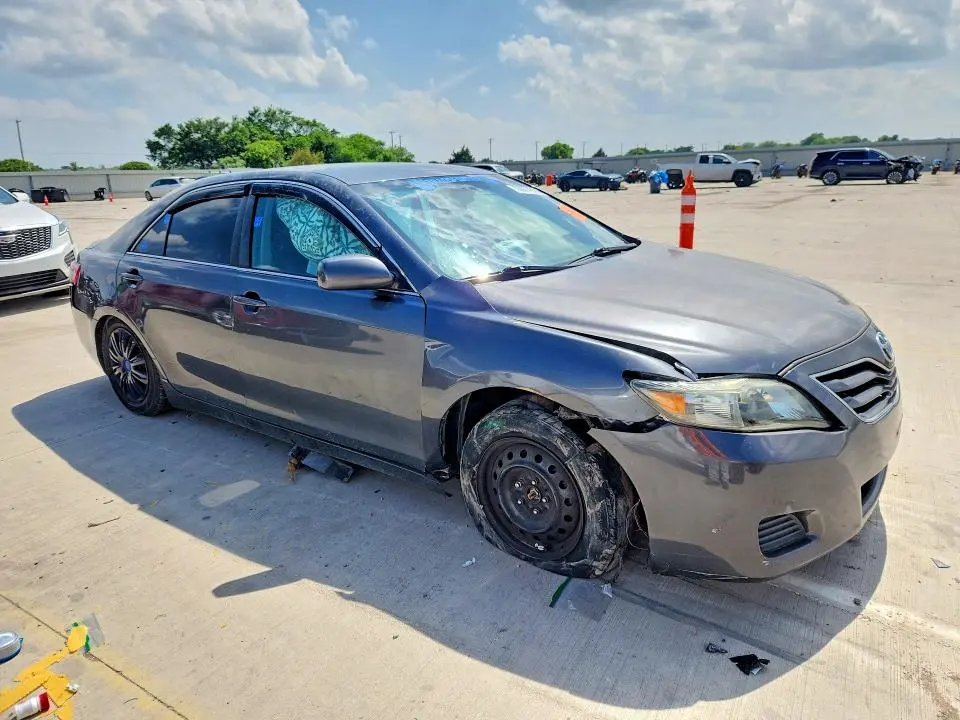 2011 TOYOTA CAMRY LE  