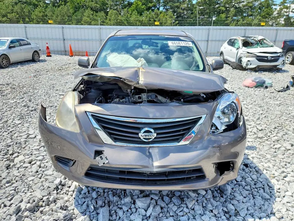 2014 NISSAN VERSA 1.6 SV  