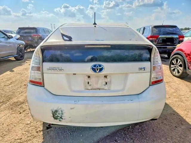 2011 TOYOTA PRIUS THREE  