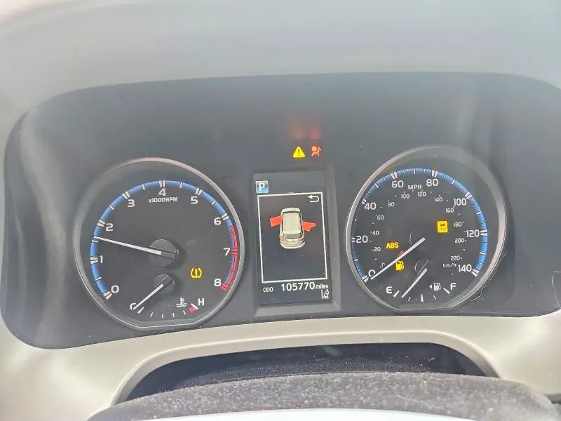 2017 TOYOTA RAV4 XLE  