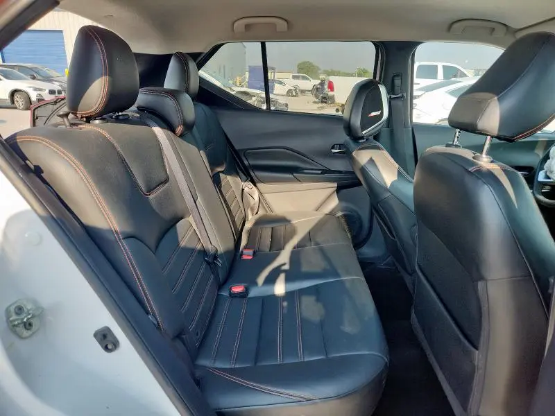 2019 NISSAN KICKS S  