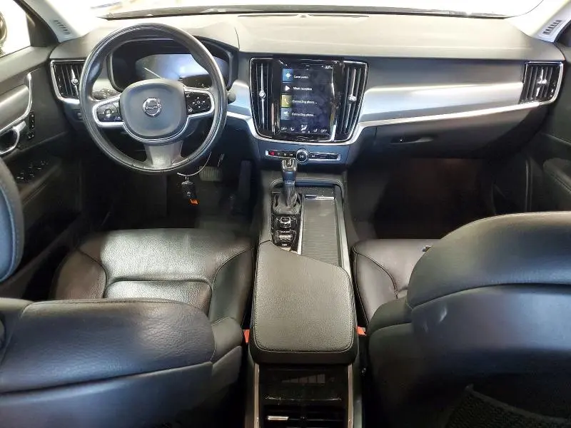 2017 VOLVO S90 T6 MOMENTUM  