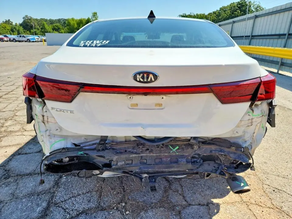 2021 KIA FORTE LXS  