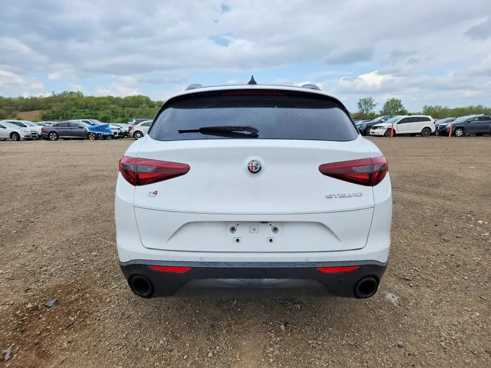 2022 ALFA ROMEO STELVIO   
