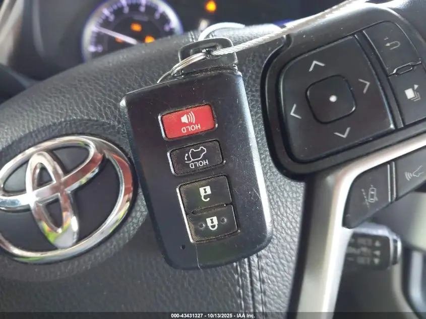 2019 TOYOTA HIGHLANDER XLE