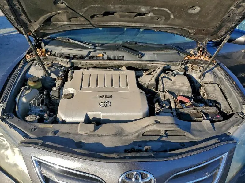 2011 TOYOTA CAMRY SE  