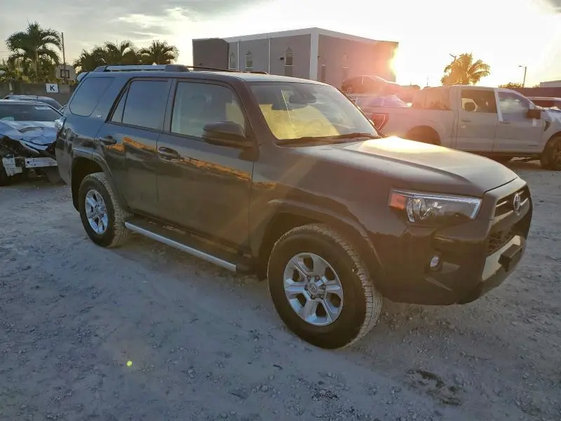 2024 TOYOTA 4RUNNER SR5  