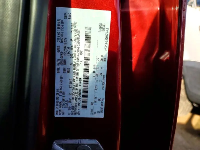 2017 FORD ESCAPE TITANIUM  