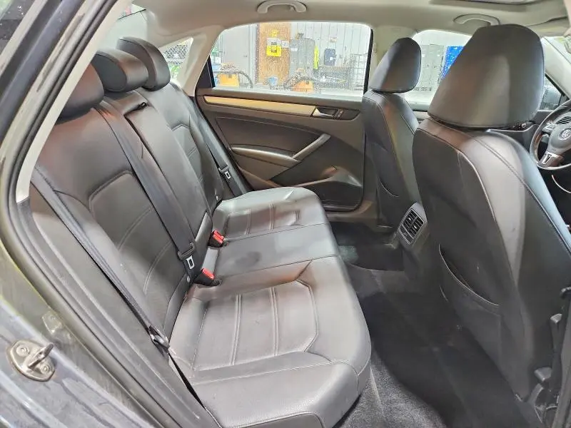 2014 VOLKSWAGEN PASSAT SE  