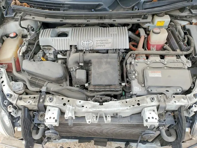 2014 TOYOTA PRIUS THREE  